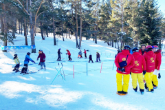kids-training-skiing-kyrgyzstan-min