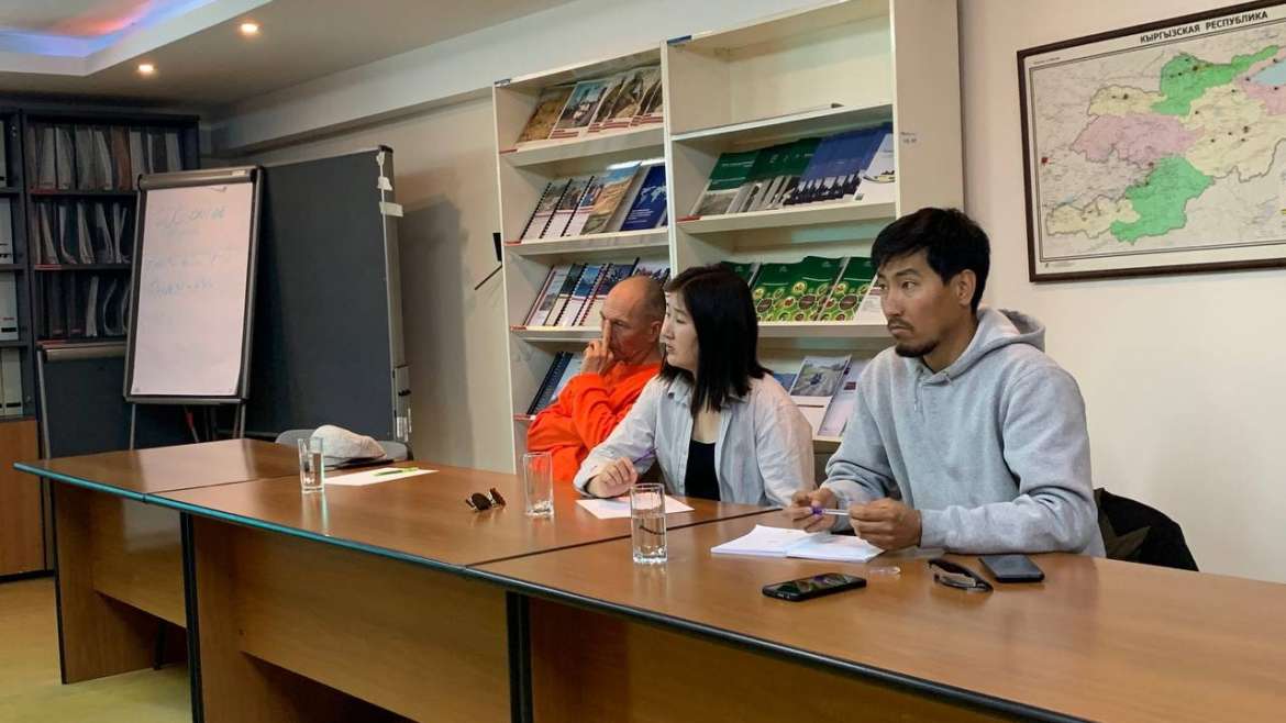 A working meeting of a consultant on the Kyrgyzstan Tax Code was organized for representatives of ski schools.